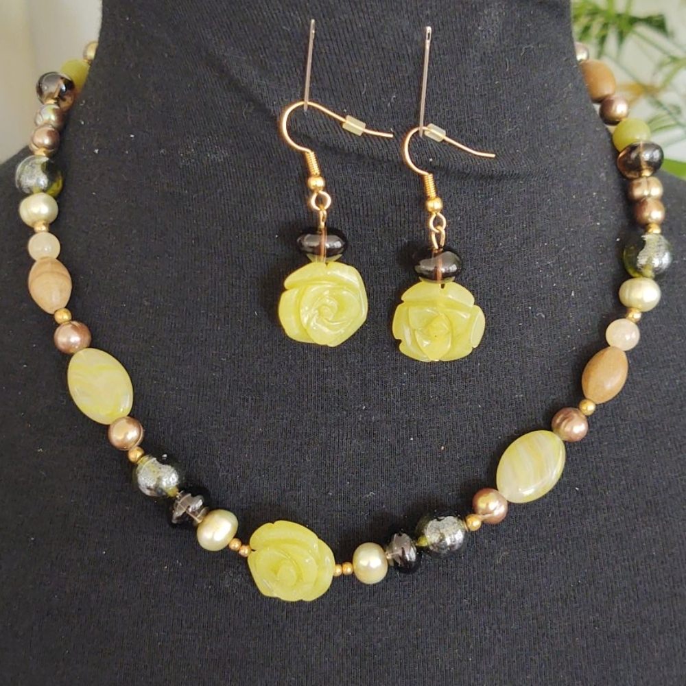 NWOT Hand Crafted Necklace and Earring Set